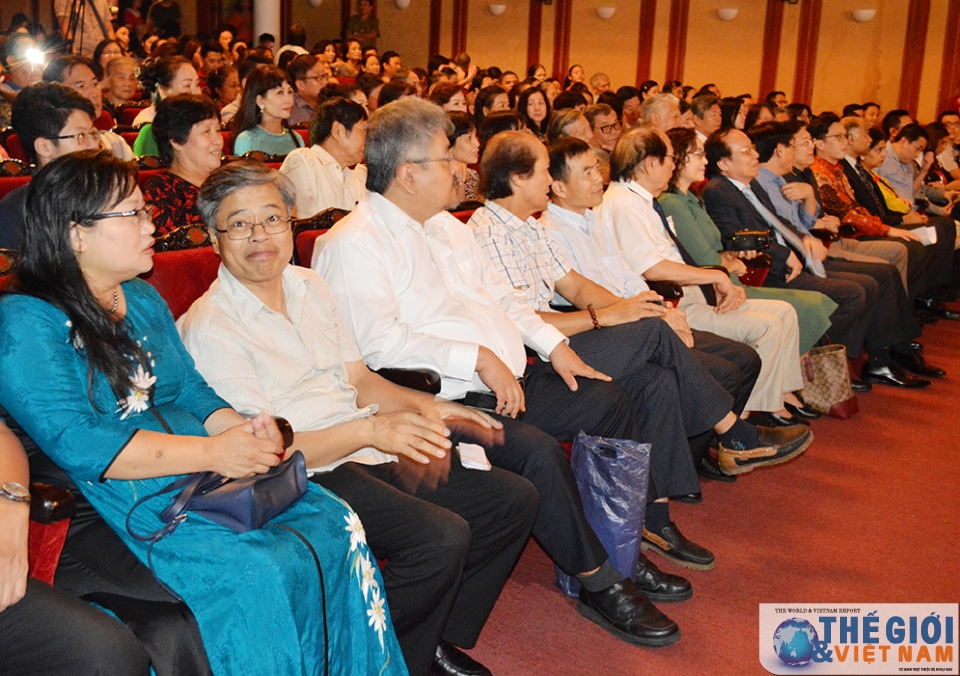 dem giao luu nghe thuat viet nam singapore dang nho