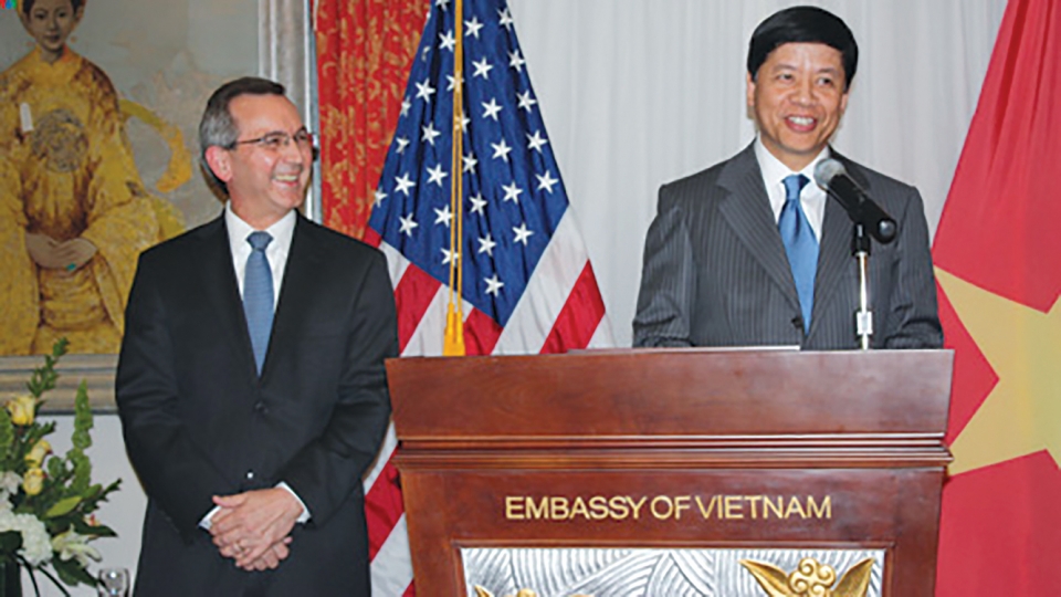 vai ky niem voi ngoai giao nuoc nha