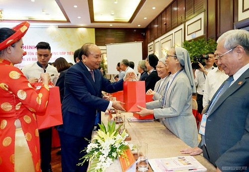 Thủ tướng: Tôn giáo ở Việt Nam thực sự là một nguồn lực quan trọng thu tuong ton giao o viet nam thuc su la mot nguon luc quan trong