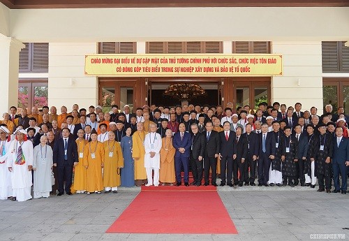 Thủ tướng: Tôn giáo ở Việt Nam thực sự là một nguồn lực quan trọng thu tuong ton giao o viet nam thuc su la mot nguon luc quan trong