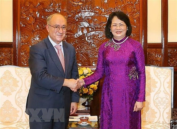 pho chu tich nuoc tiep chu tich to chuc ho tro dai hoc the gioi duc