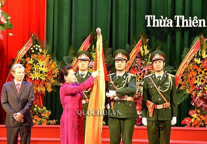 chu tich quoc hoi du le ky niem 30 nam ngay tai lap tinh thua thien hue