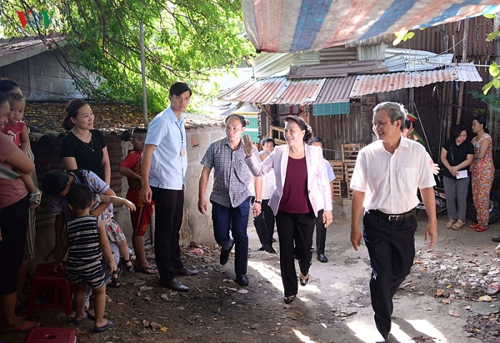 chu tich quoc hoi lam viec voi lanh dao tinh thua thien hue