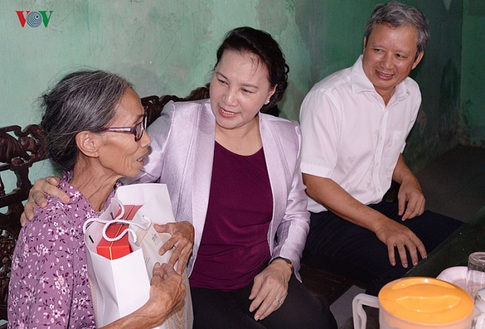 chu tich quoc hoi lam viec voi lanh dao tinh thua thien hue