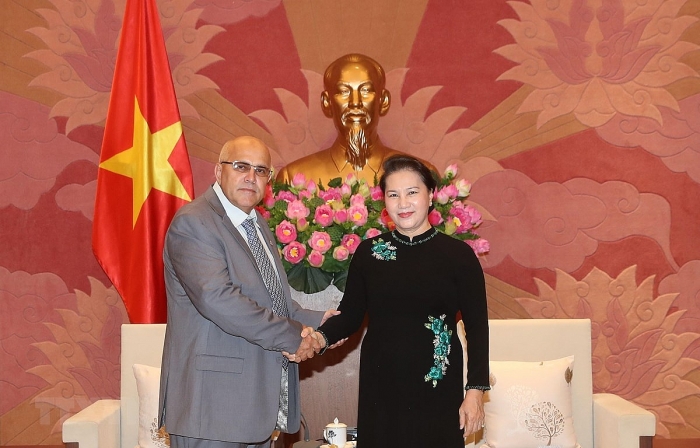 chu tich quoc hoi tiep chu tich uy ban bao ve cach mang cuba