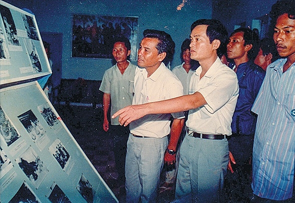 chuyen mo tong lanh su quan o sihanoukville 30 nam truoc