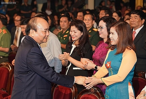 thu tuong qua nghe thuat lam gi de tam hon van hoa dan toc dep hon