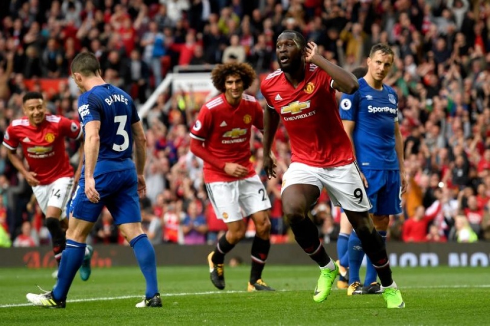 lukaku no sung lien tuc cuoi cung man utd cung doi van