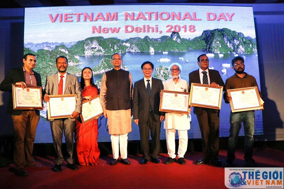 trang trong ky niem 73 nam quoc khanh viet nam tai an do