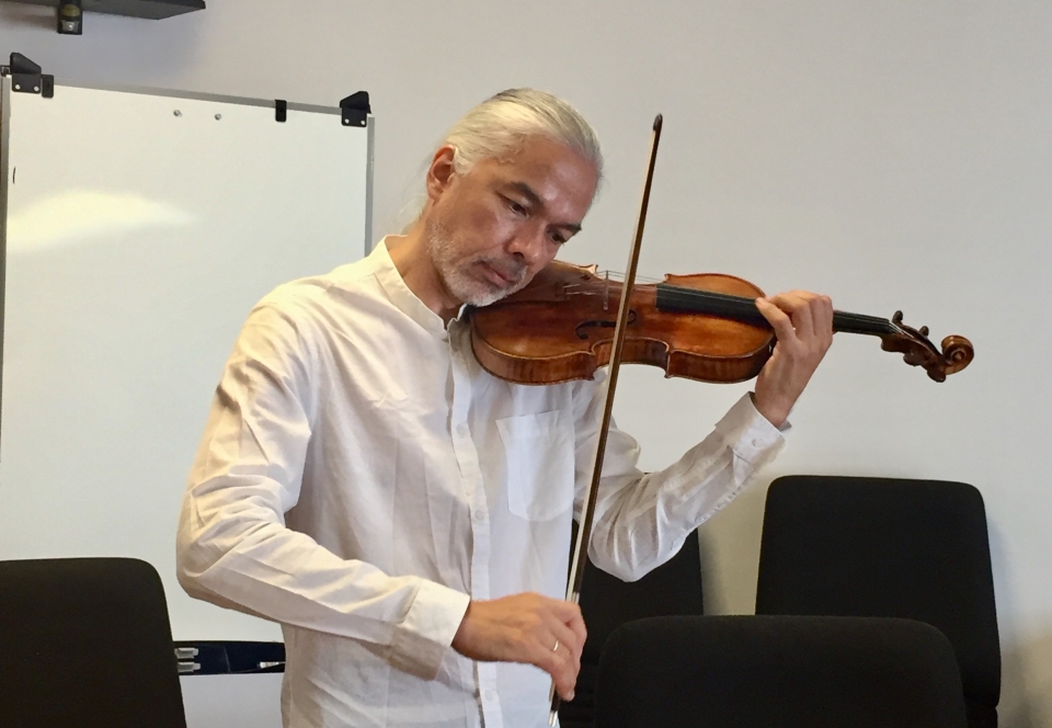 stephane tran ngoc van di tim y nghia cua nguon coi