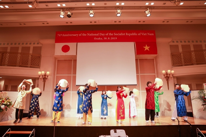 Kỷ niệm 74 năm Quốc Khánh Việt Nam tại Osaka tong lanh su quan viet nam tai osaka nhat ban ky niem 74 nam quoc khanh