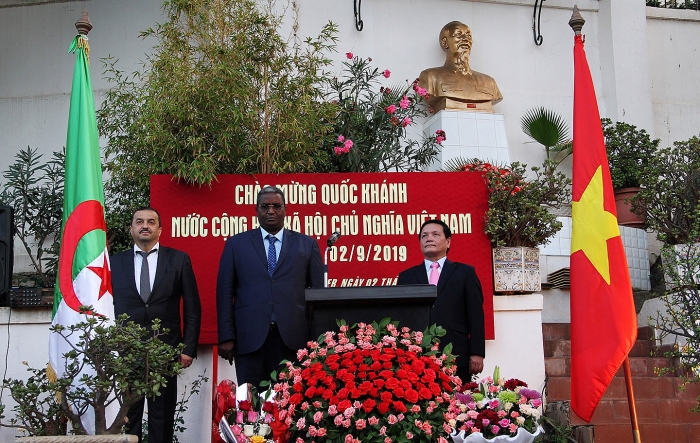 trang trong le ky niem 74 nam quoc khanh 29 tai algeria