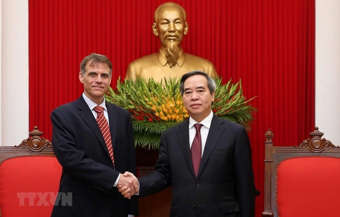 Trưởng ban Kinh tế Trung ương tiếp Phó Trợ lý Bộ trưởng Tài chính Hoa Kỳ truong ban kinh te trung uong tiep pho tro ly bo truong tai chinh hoa ky