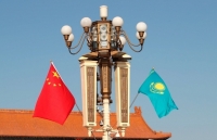 Tổng thống Kazakhstan thăm Trung Quốc: Mật ngọt chết ruồi