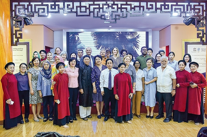 Về miền Đất Tổ ngày khai trường ve mien dat to