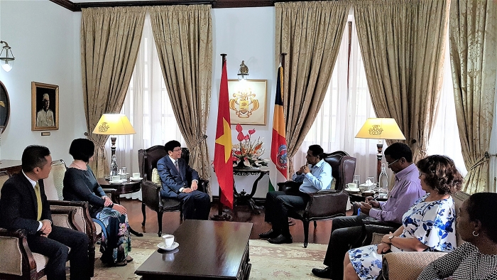 Đại sứ Lê Huy Hoàng trình Thư Ủy nhiệm lên Tổng thống Cộng hòa Seychelles dai su le huy hoang trinh thu uy nhiem len tong thong cong hoa seychelles