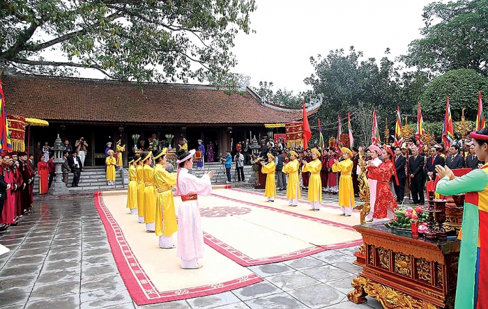 di tich den mau au co am ap huyen thoai mien dat to