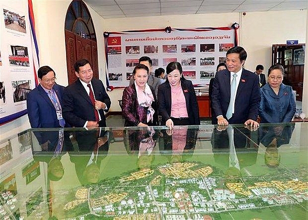 chu tich quoc hoi nguyen thi kim ngan tham lam viec tai tinh vientiane