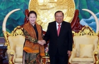 chu tich quoc hoi tiep cac truong co quan dai dien ngoai giao viet nam o nuoc ngoai