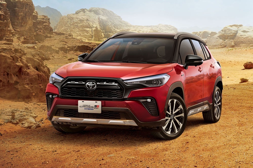 Cận cảnh Toyota Corolla Cross GR Sport 2021 thể thao vừa ra mắt