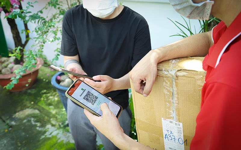 Thanh toán tiện lợi qua mã QR động khi nhận hàng (Ảnh: J&T Express). Thanh toán tiện lợi qua mã QR động khi nhận hàng (Ảnh: J&T Express).