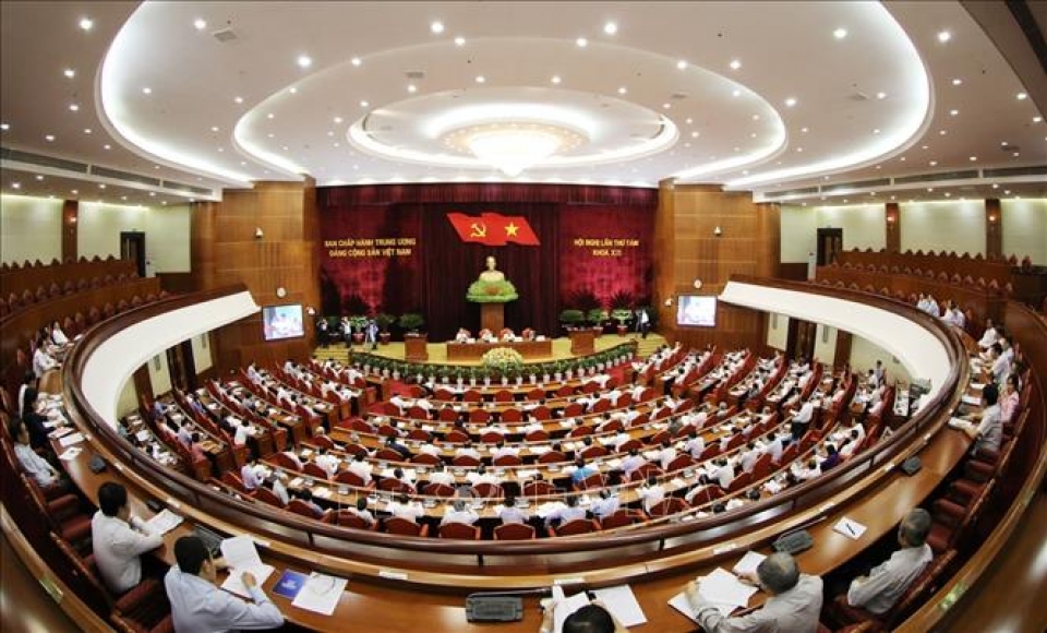 hoi nghi trung uong 8 tiep tuc doi moi manh me vung chac va dong bo