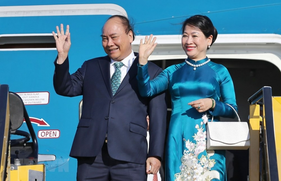 thu tuong nguyen xuan phuc va phu nhan tham chinh thuc cong hoa ao