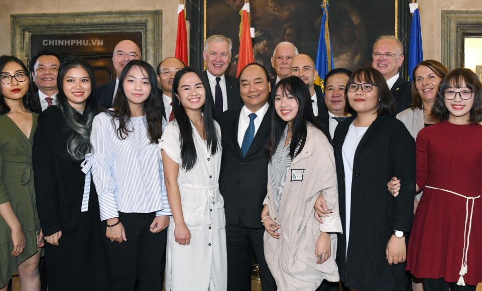 thu tuong nguyen xuan phuc ket thuc tham chinh thuc cong hoa ao