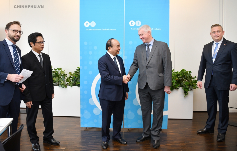 thu tuong nguyen xuan phuc doi thoai voi cac doanh nghiep hang dau dan mach