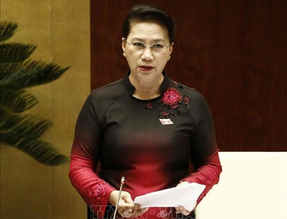 ngay dau quoc hoi tien hanh chat van va tra loi chat van