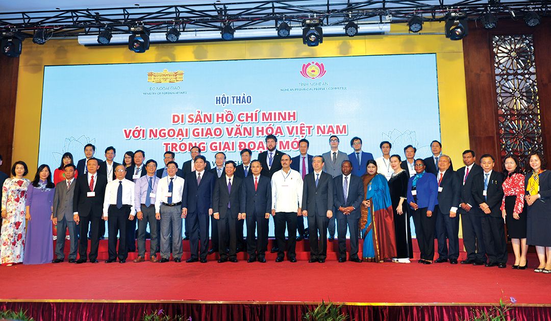 Phát huy di sản văn hóa ngoại giao của Bác Hồ phat huy di san van hoa ngoai giao cua bac ho