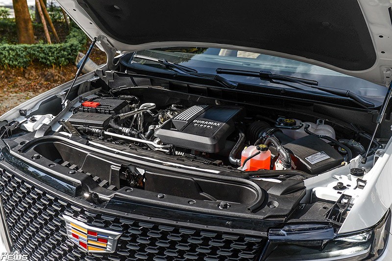 Cadillac Escalade ESV máy dầu về Việt Nam trị giá 8,5 tỷ đồng Cadillac Escalade ESV máy dầu về Việt Nam trị giá 8,5 tỷ đồng