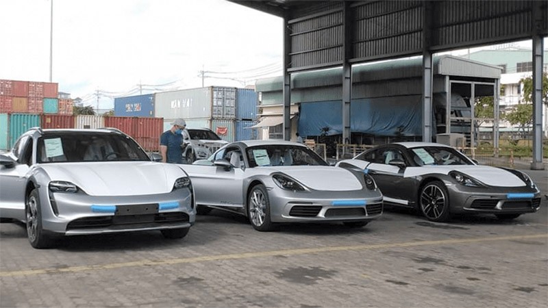 Porsche Taycan Cross Turismo có mặt tại Việt Nam, giá từ 4 tỷ đồng Porsche Taycan Cross Turismo có mặt tại Việt Nam, giá từ 4 tỷ đồng