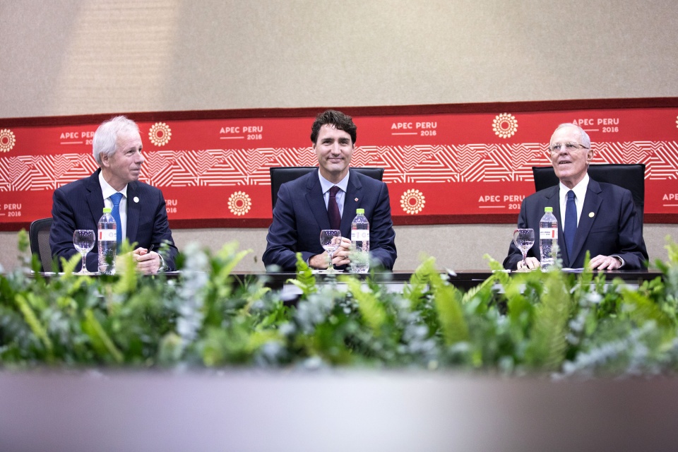 dat con nguoi lam trung tam phat trien kinh te tai chau a thai binh duong