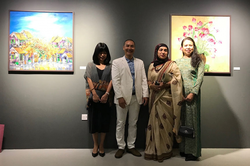 khai mac trien lam tranh phong canh viet nam tai qatar