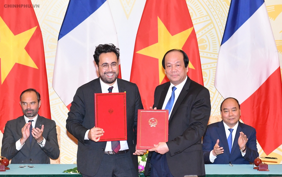 thu tuong viet nam phap nhat tri thuc day hop tac phat trien chinh phu dien tu