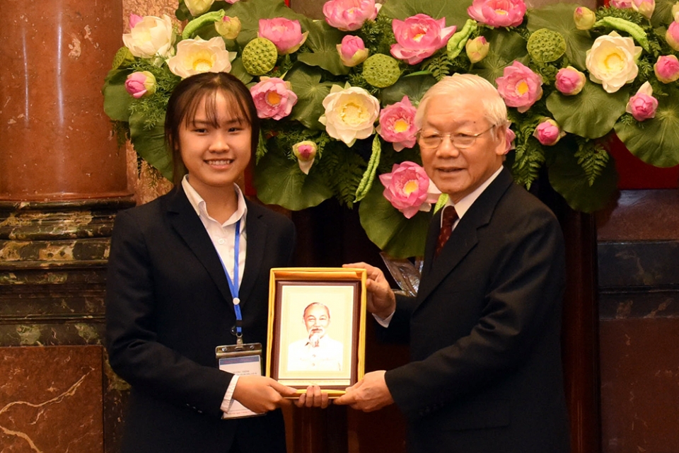 tong bi thu chu tich nuoc gap mat hoc sinh sinh vien tieu bieu xuat sac