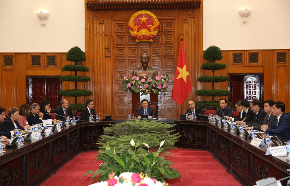 Phó Thủ tướng Vương Đình Huệ tiếp đoàn 50 doanh nghiệp Pháp