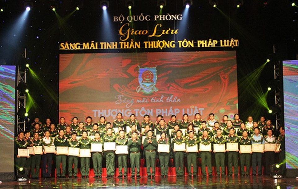 Phó Thủ tướng Trương Hòa Bình dự Ngày Pháp luật do Bộ Quốc phòng tổ chức pho thu tuong truong hoa binh du ngay phap luat do bo quoc phong to chuc