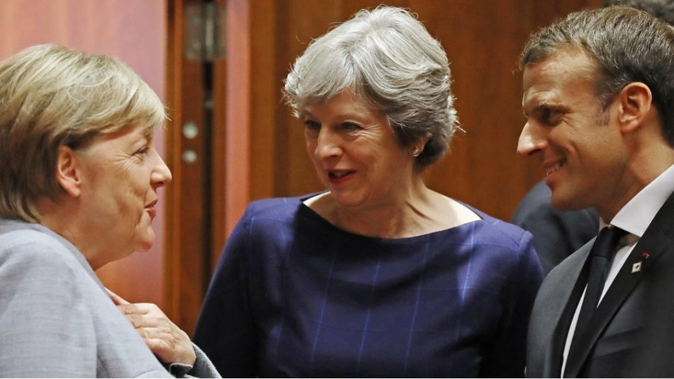 Châu Âu: Anh rối, Pháp loạn, Đức mông lung chau au anh roi phap loan duc mong lung