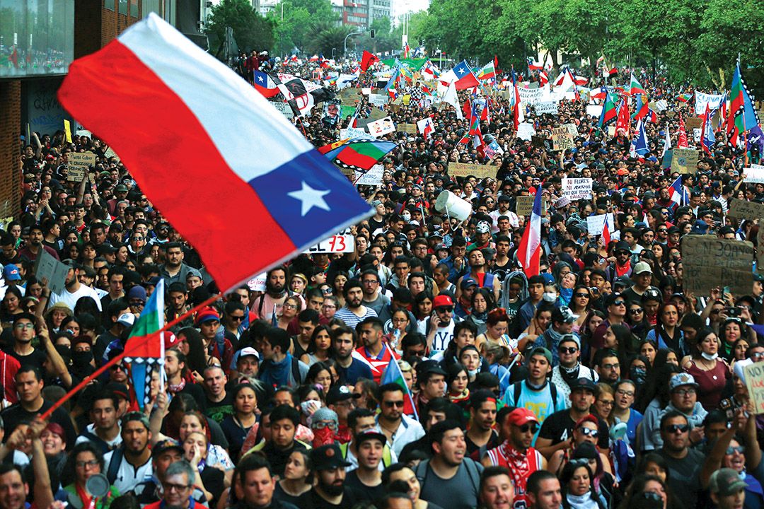 bieu tinh chile dam chay lon tu nhung dom lua nho