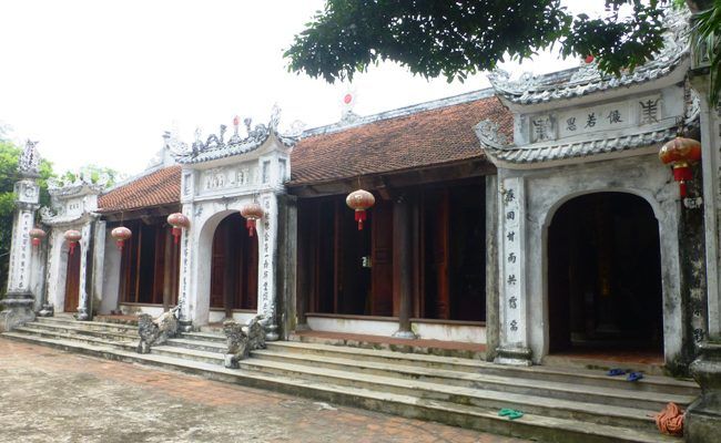 Nhà văn hóa Hữu Ngọc: Từ bi cửa Phật nha van hoa huu ngoc tu bi cua phat tai chua viet nam