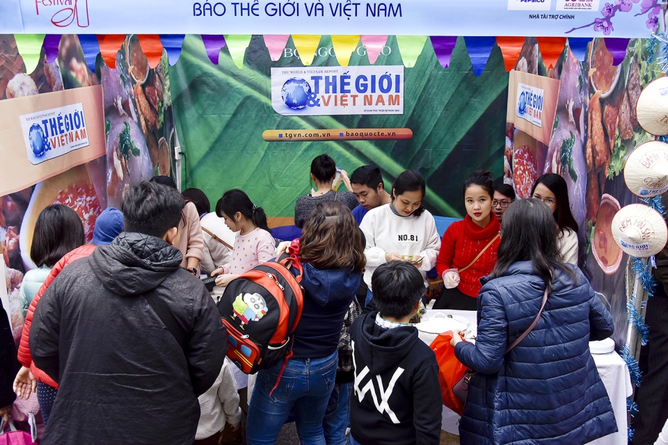 lien hoan a m thuc va long nhan ai