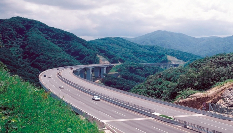 nhieu con duong dan ve quang ninh