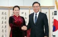 chu tich quoc hoi gap go can bo dai su quan va dai dien cong dong nguoi viet tai han quoc