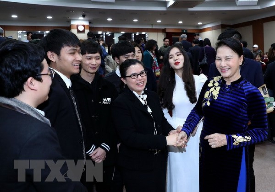 chu tich quoc hoi nguyen thi kim ngan nhan bang tien sy danh du dai hoc pukyong