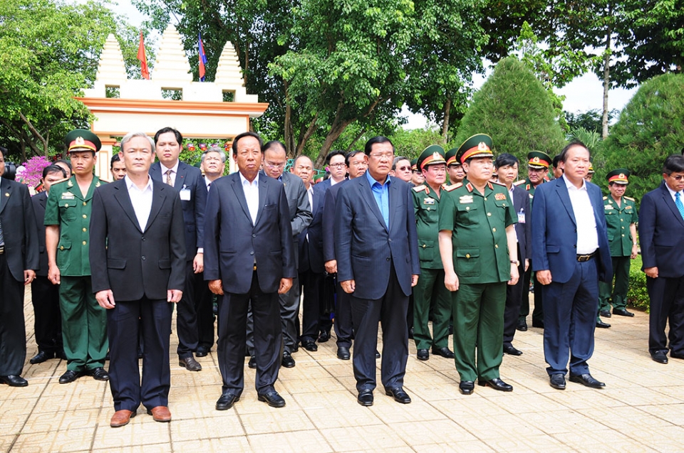 quan he viet nam campuchia hinh mau cho hoa binh