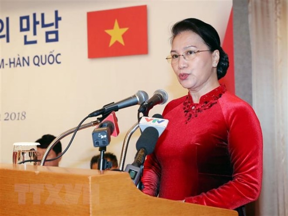 chu tich quoc hoi gap go nhan sy huu nghi viet nam han quoc