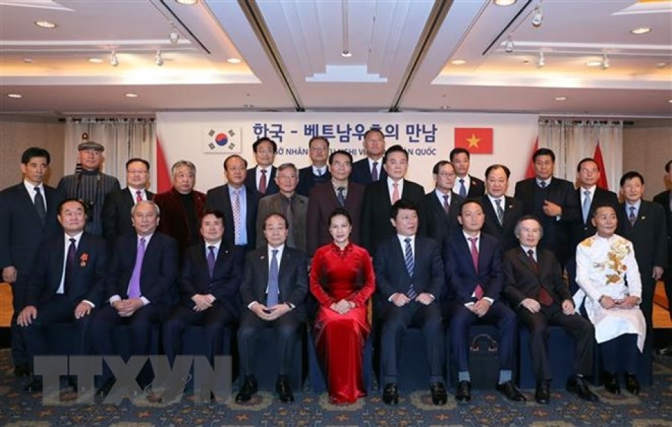 chu tich quoc hoi gap go nhan sy huu nghi viet nam han quoc