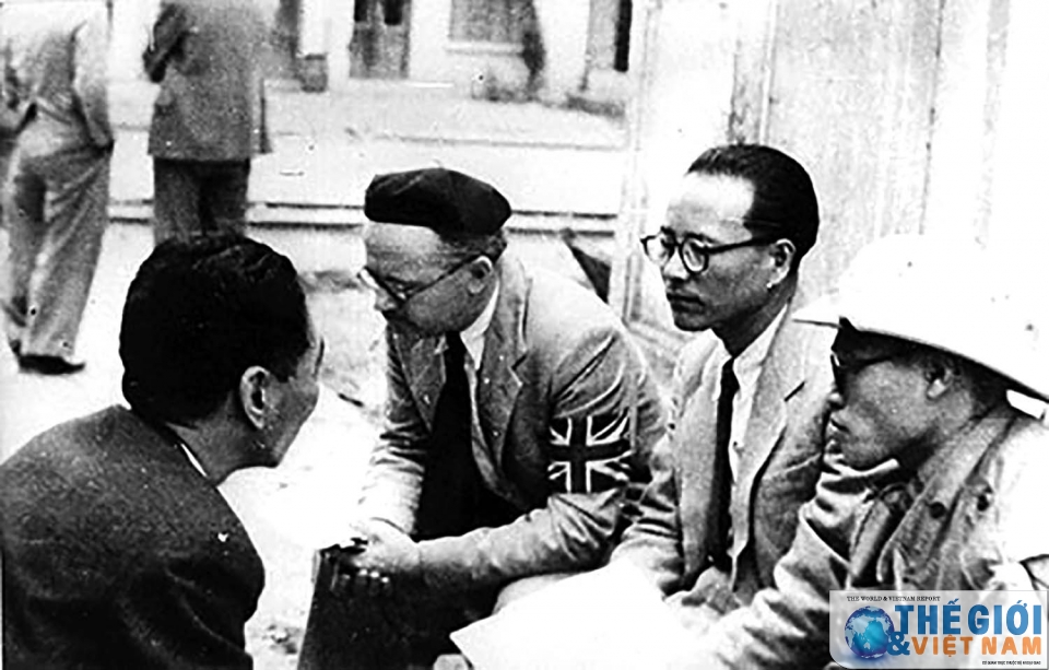 dam phan ngoai giao ngay tren he pho